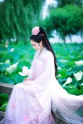 女人招風(fēng)耳配人中深淺的面相性格婚姻測(cè)試